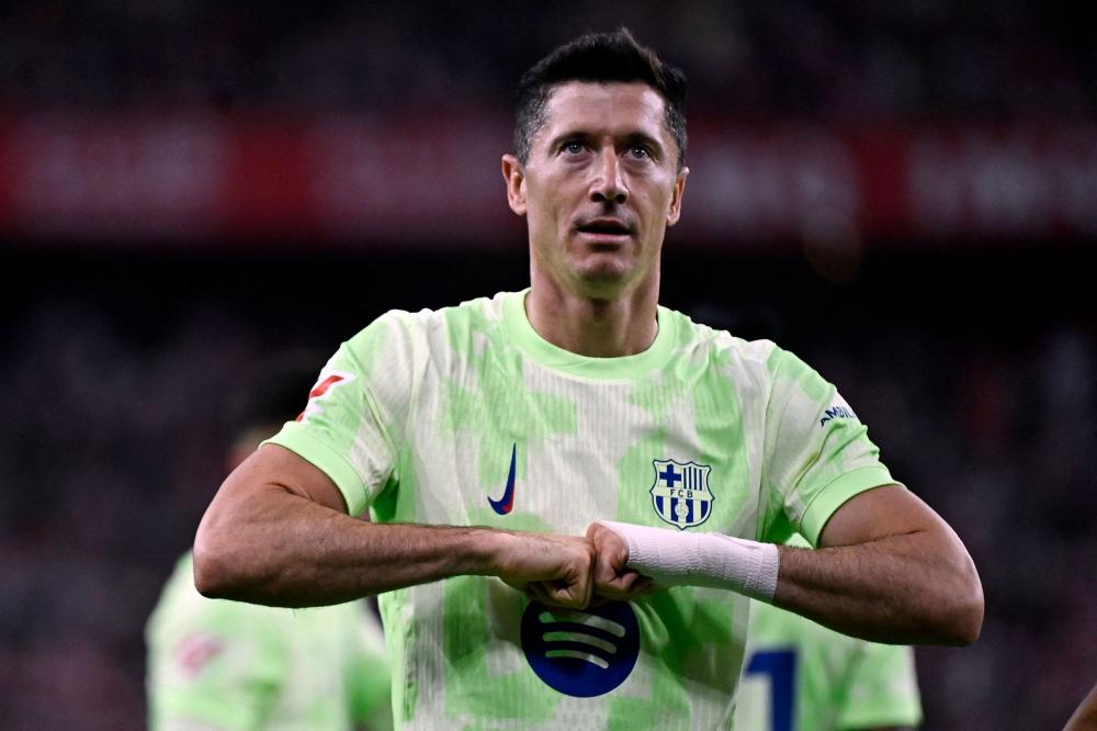 混团世界杯：国乒8-2法国，6连胜！王曼昱救4个局点，大胖惨遭逆转